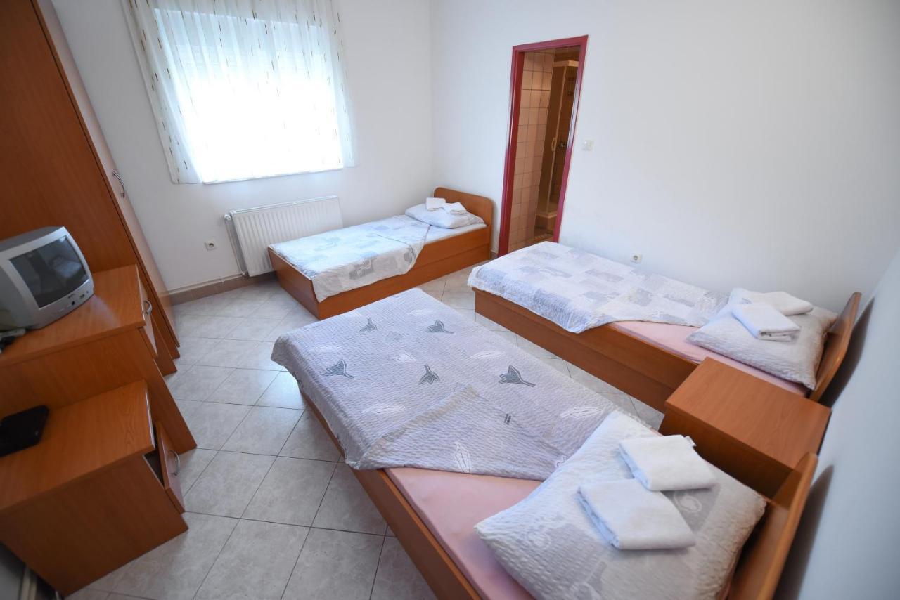 Bed and Breakfast Restoran I Sobe Venezia Hrvace Exterior foto